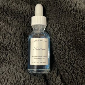 Earth Harbor Marina brightening ampoule